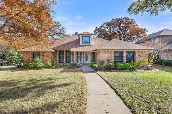 3701 Waycross Court, Arlington, TX 76016