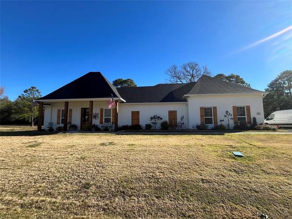 1019 Shady Oaks Drive,  Keatchie,  LA 71046