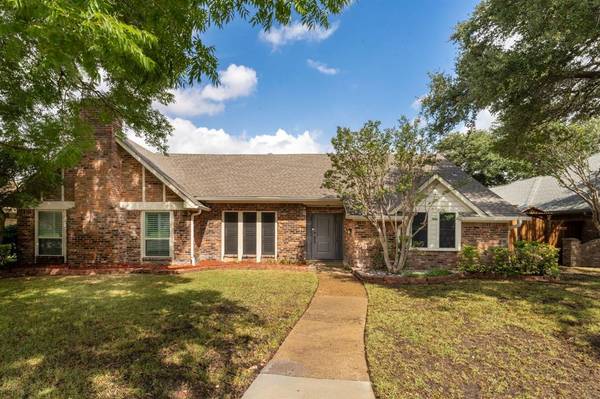 2105 Cross Bend Road, Plano, TX 75023