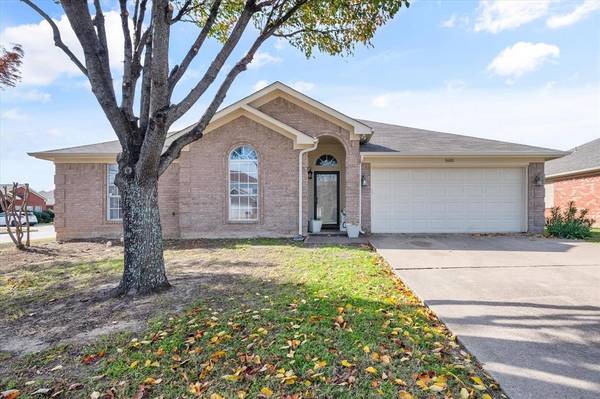 1601 Cancun Drive, Mansfield, TX 76063