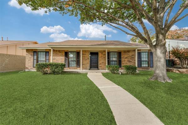 1904 Rambling Ridge Lane, Carrollton, TX 75007