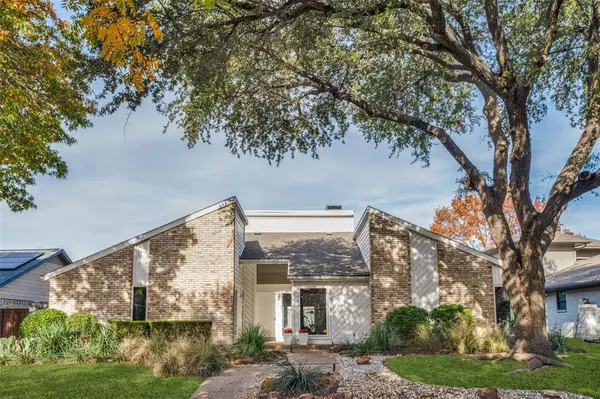 6633 Clearhaven Circle,  Dallas,  TX 75248