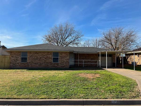 1932 Allison Street, Graham, TX 76450