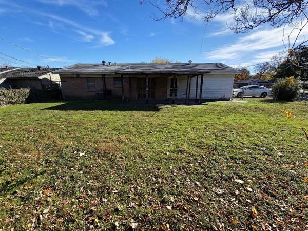 672 W Cedar Street, Hurst, TX 76053