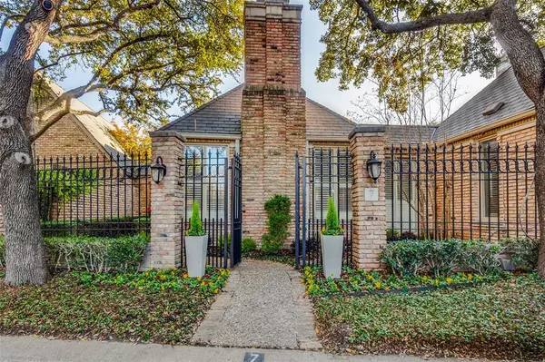 7 Stonecourt Drive, Dallas, TX 75225