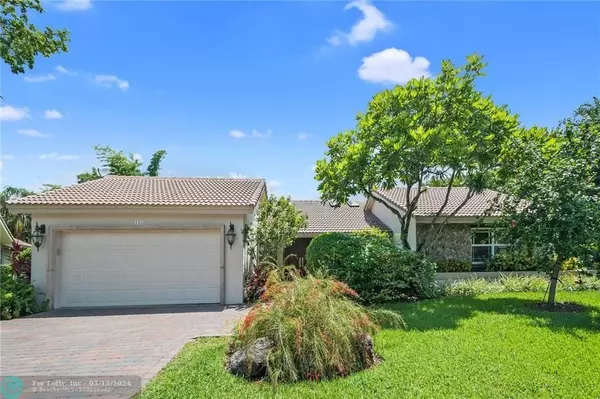 1040 SW 93rd Ave, Plantation, FL 33324