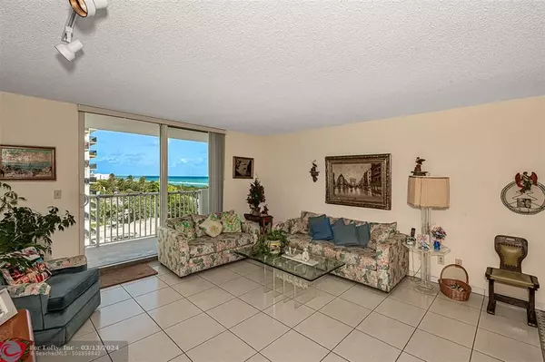 Hollywood, FL 33019,1601 S Ocean Dr  #702