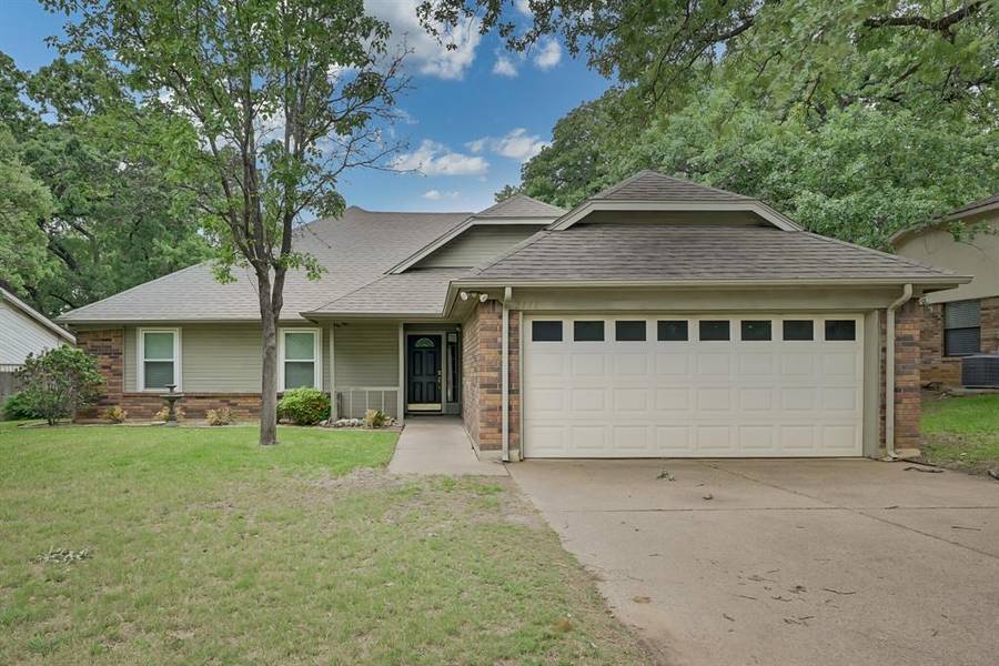 2111 Reverchon Drive, Arlington, TX 76017