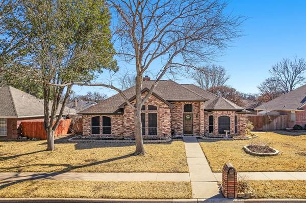 417 Inland Circle, Azle, TX 76020