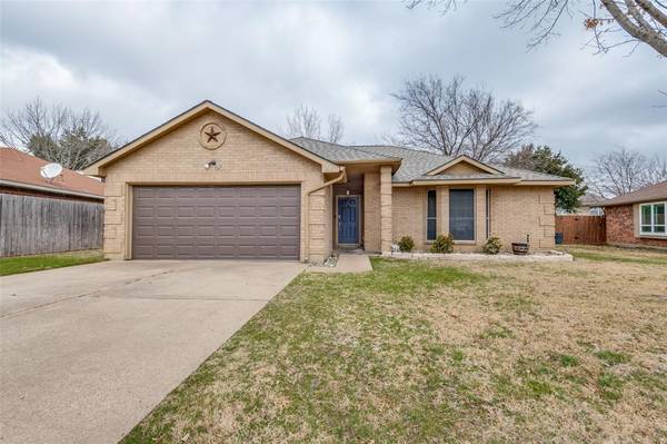 4946 Briar Oaks Lane, Grand Prairie, TX 75052