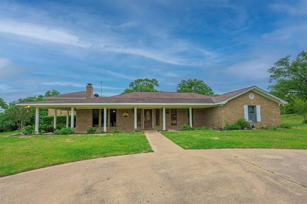 211 Nixon Street,  Palestine,  TX 75803