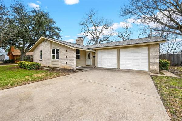 3719 Drake Street,  Irving,  TX 75062