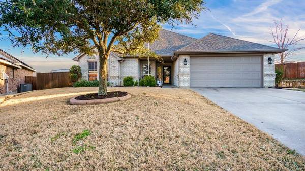 305 Nutmeg Court, Burleson, TX 76028