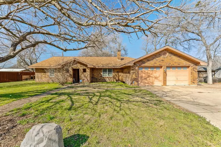 107 Beach Drive, Stephenville, TX 76401