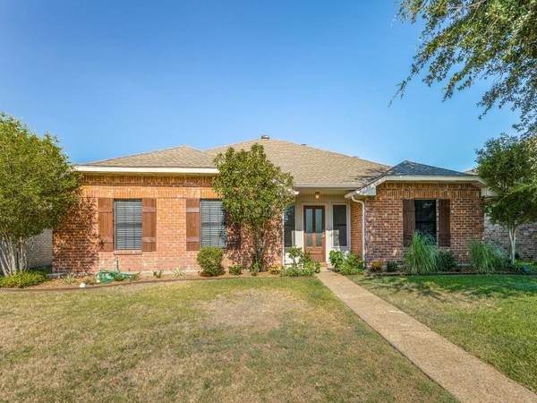 4506 Lakeway Drive, Garland, TX 75043