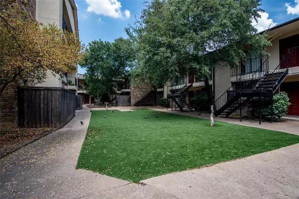 Dallas, TX 75206,1810 N Garrett Avenue #202