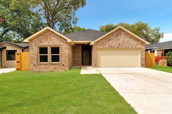 107 Kinchum Street, Waxahachie, TX 75165