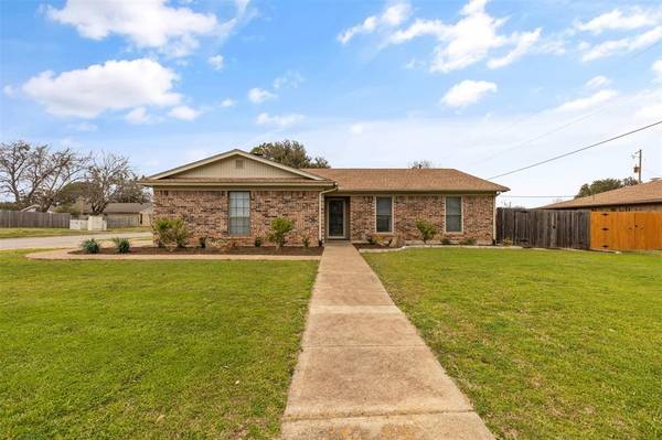 1301 Augusta Road, Benbrook, TX 76126