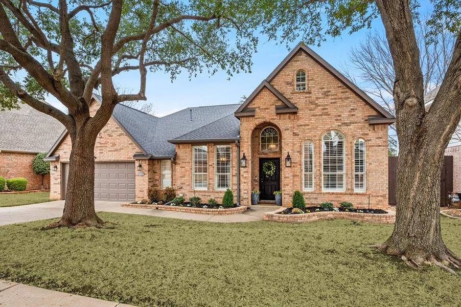 2084 Brookgate Drive, Grapevine, TX 76051