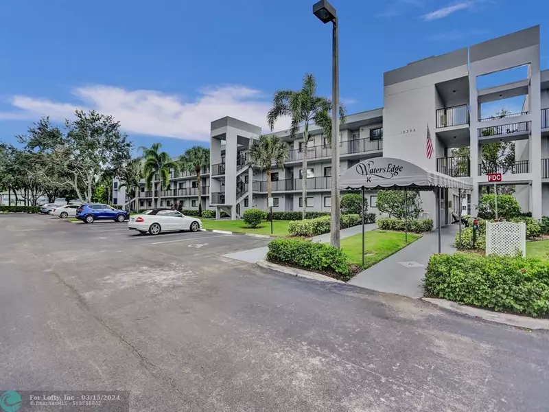 15355 Lakes Of Delray Blvd  #302, Delray Beach, FL 33484