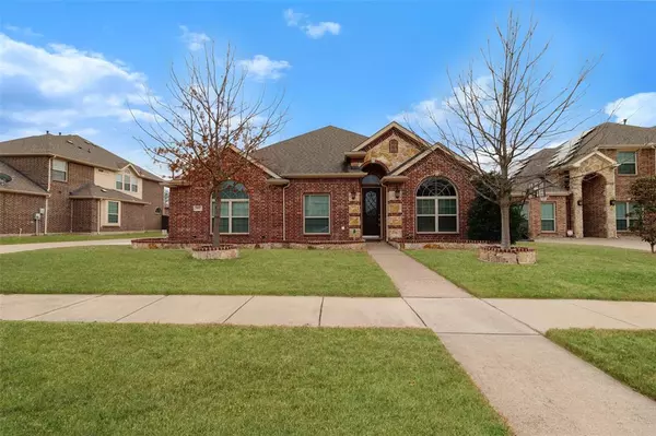 832 E Danbury Drive, Desoto, TX 75115