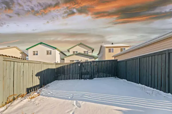 Calgary, AB T3J 3S9,156 Martin Crossing CRES NE