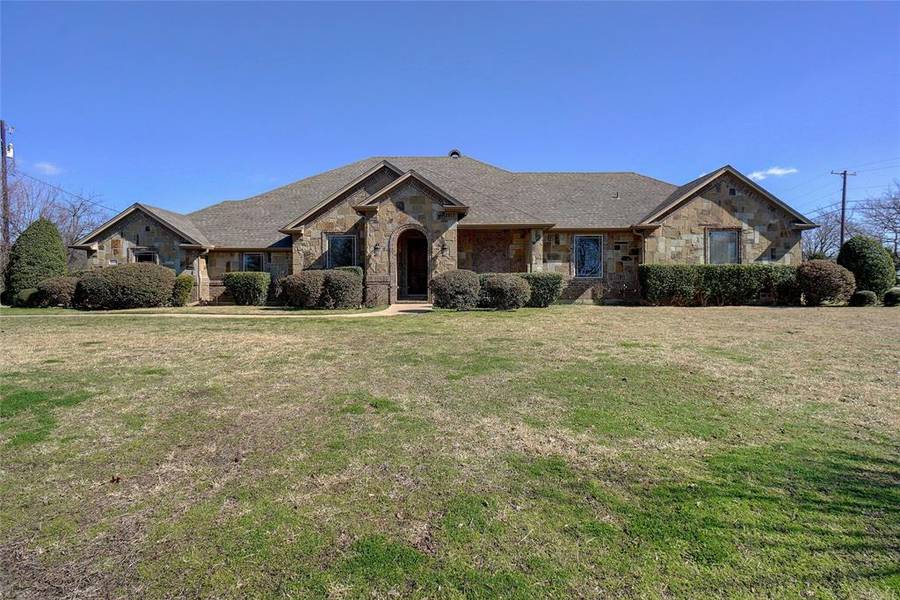 6800 Meadow Creek Road, North Richland Hills, TX 76182