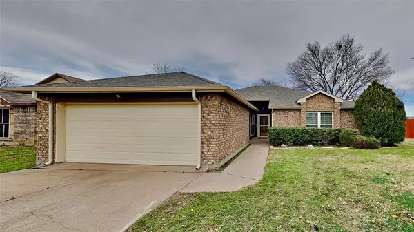 6561 Meadowlark Lane E, Watauga, TX 76148