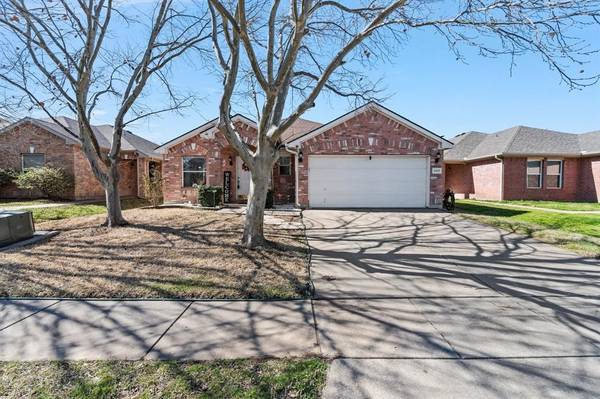 5419 Sabine Lane, Grand Prairie, TX 75052