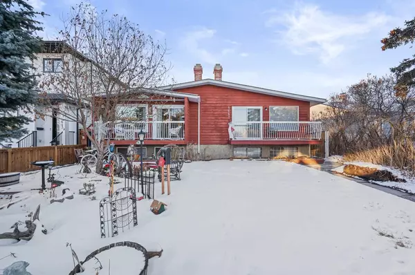 Calgary, AB T3B 2R1,4645 83 ST NW