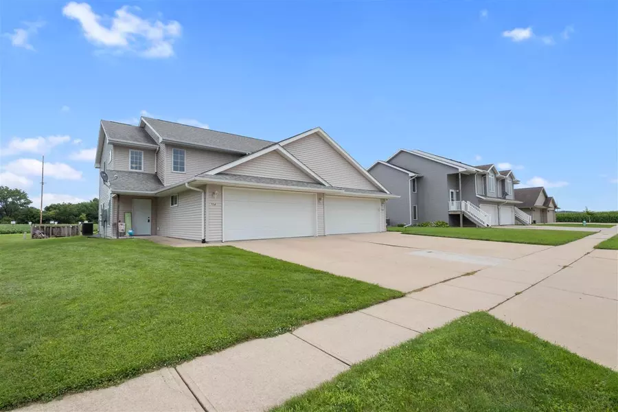 704 W 2nd St #Unit A, Kalona, IA 52247