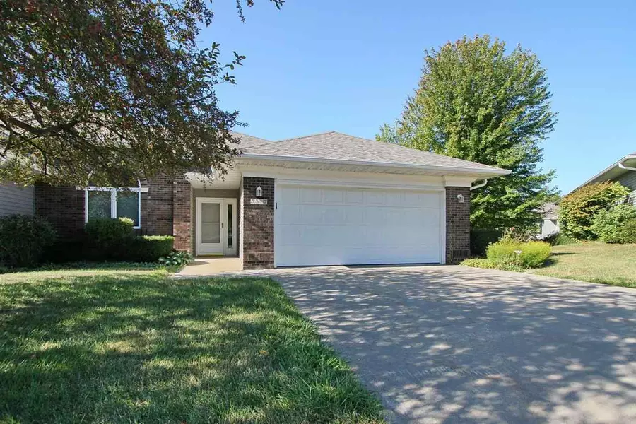 3317 Chatham Place, Iowa City, IA 52240