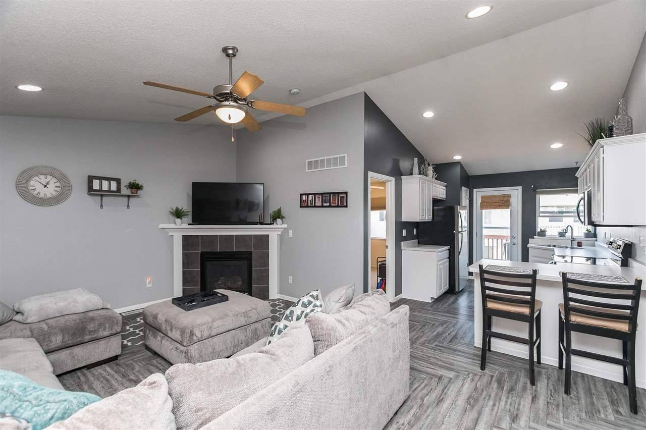 North Liberty, IA 52317,1445 Easton Ln