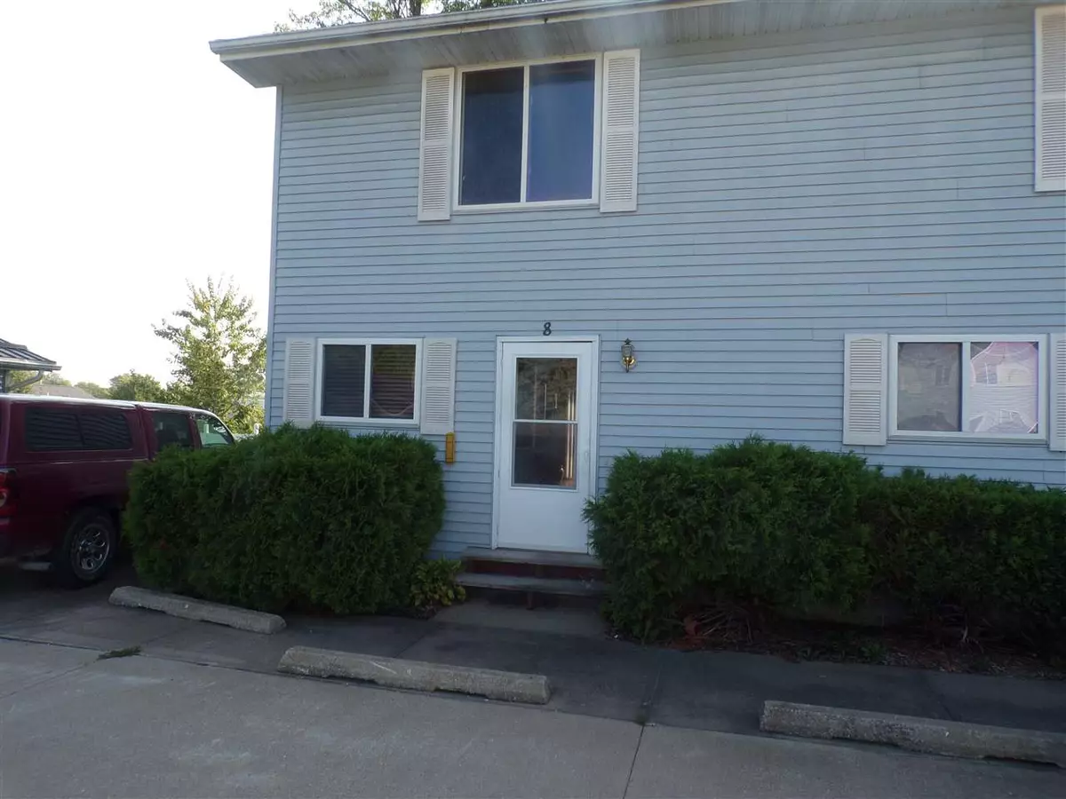 West Liberty, IA 52776,605 E B St Apt 8