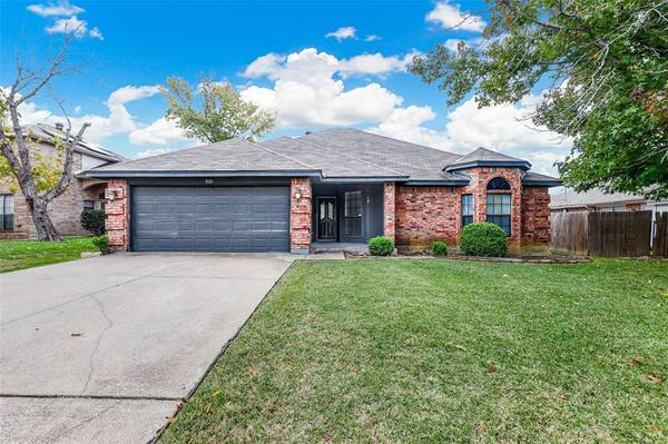 810 Ackers Drive, Arlington, TX 76001