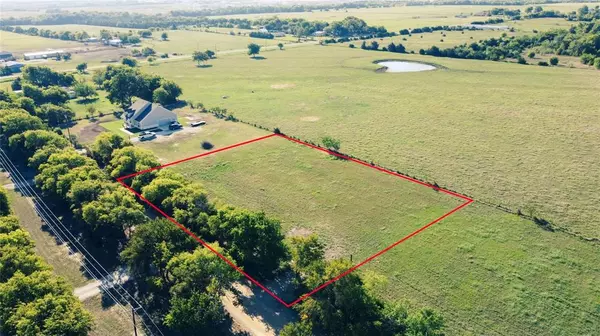 375 County Road 4925, Trenton, TX 75490