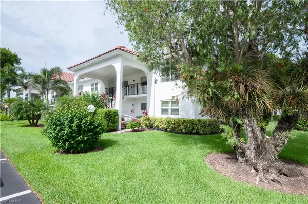 Naples, FL 34105,1054 Forest Lakes DR H-201