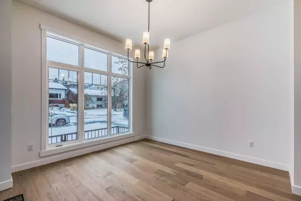 Calgary, AB T3B 0X3,5023 21 AVE NW