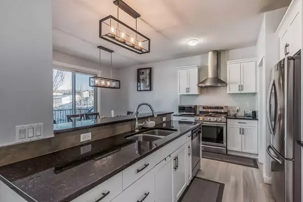 Calgary, AB T3B 6A1,145 Valley Woods PL NW