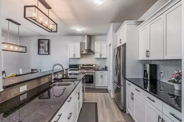 Calgary, AB T3B 6A1,145 Valley Woods PL NW