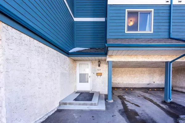 Calgary, AB T2A 6E1,919 38 ST NE #503