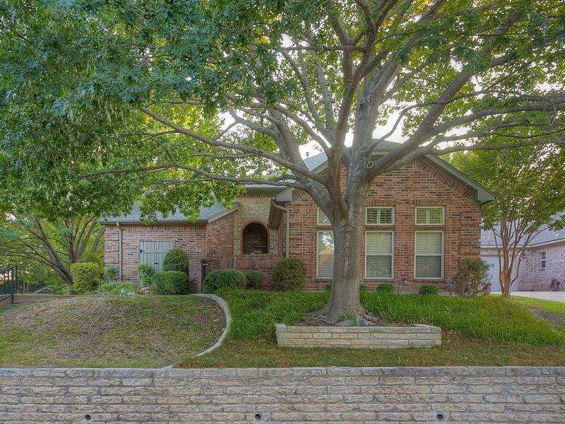 4424 Brampton Court, Fort Worth, TX 76116