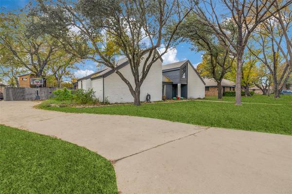 126 Willow Creek Drive, Highland Village, TX 75077