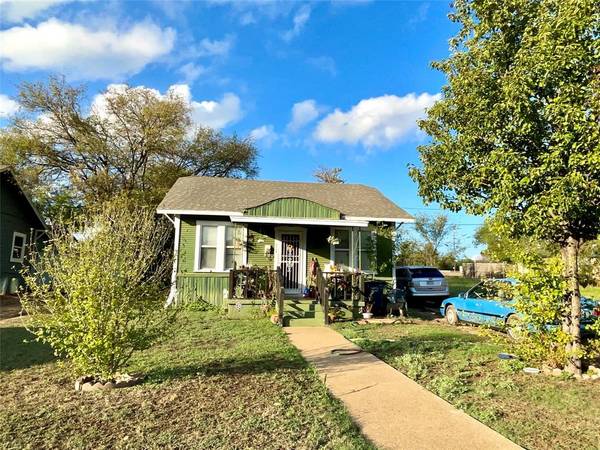 5120 Locke Avenue, Fort Worth, TX 76107