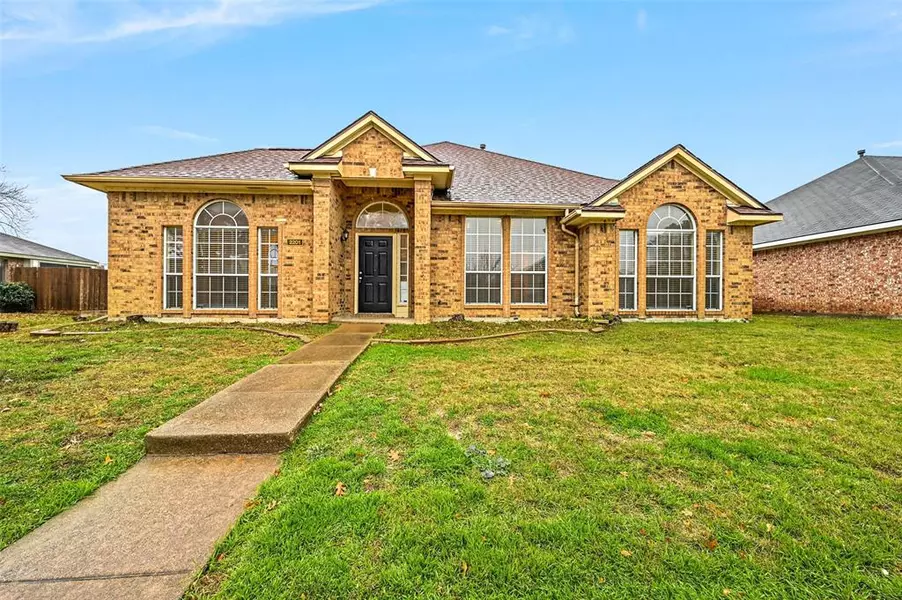 2201 Woodglen Drive, Garland, TX 75040