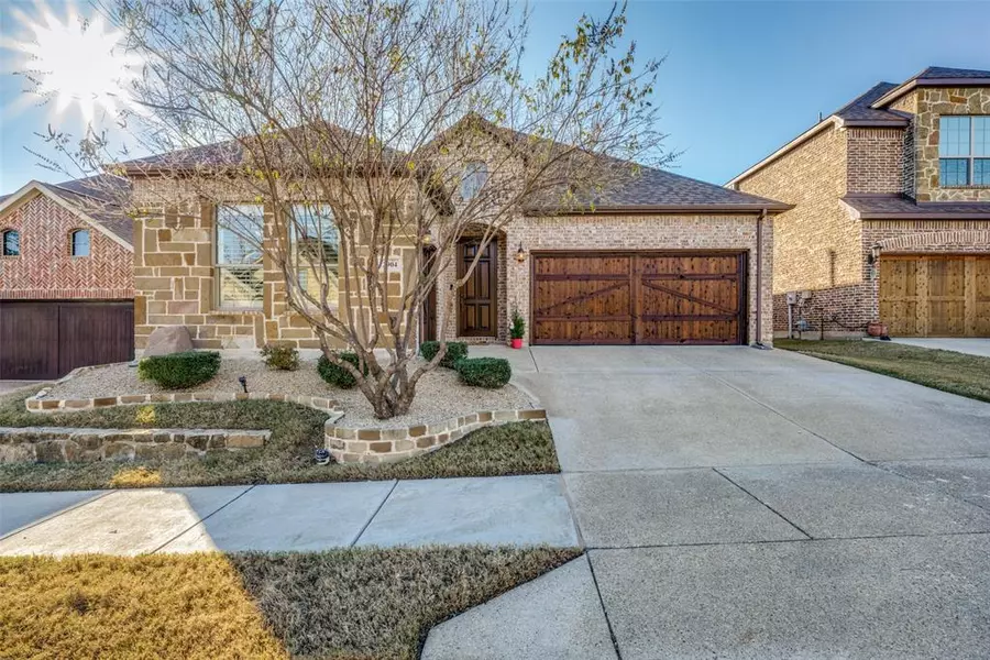 2904 Bella Lago Drive, Denton, TX 76210