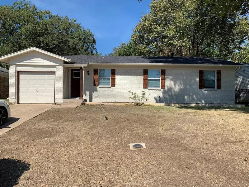 4404 Sahara Place, Fort Worth, TX 76115