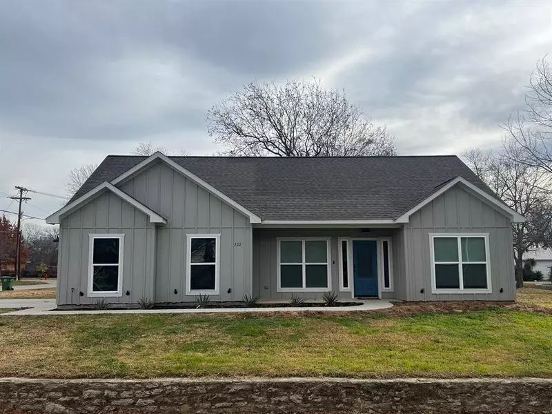 222 N Avenue B, Springtown, TX 76082