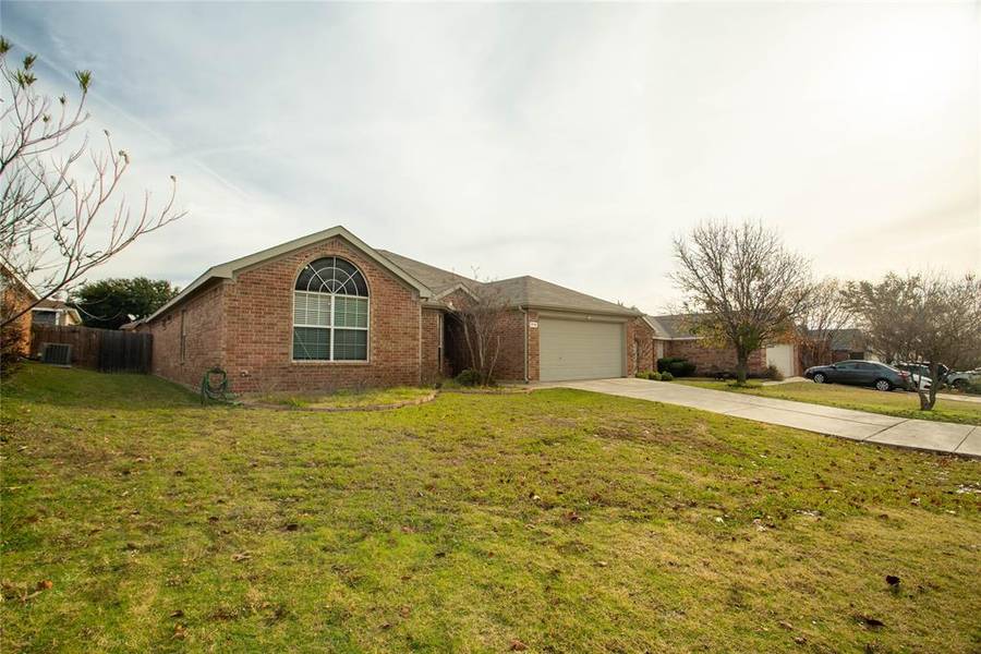 1714 Country Crest Lane, Mansfield, TX 76063