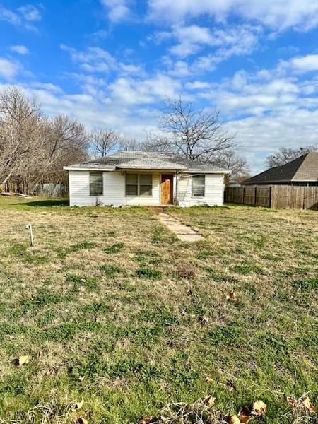 618 N Main Street, Aubrey, TX 76227